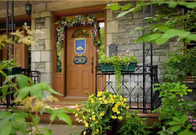 Accueil Chez Francois Panzió Montréal Kültér fotó